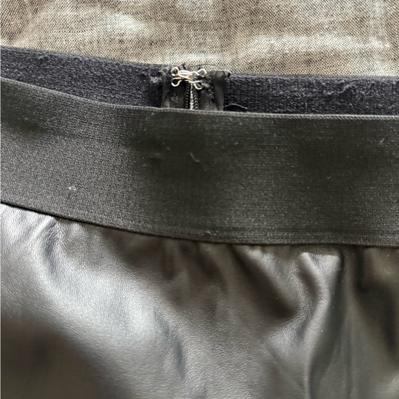 Michael Kors Black Leather Pencil Skirt - Picture 3 of 3